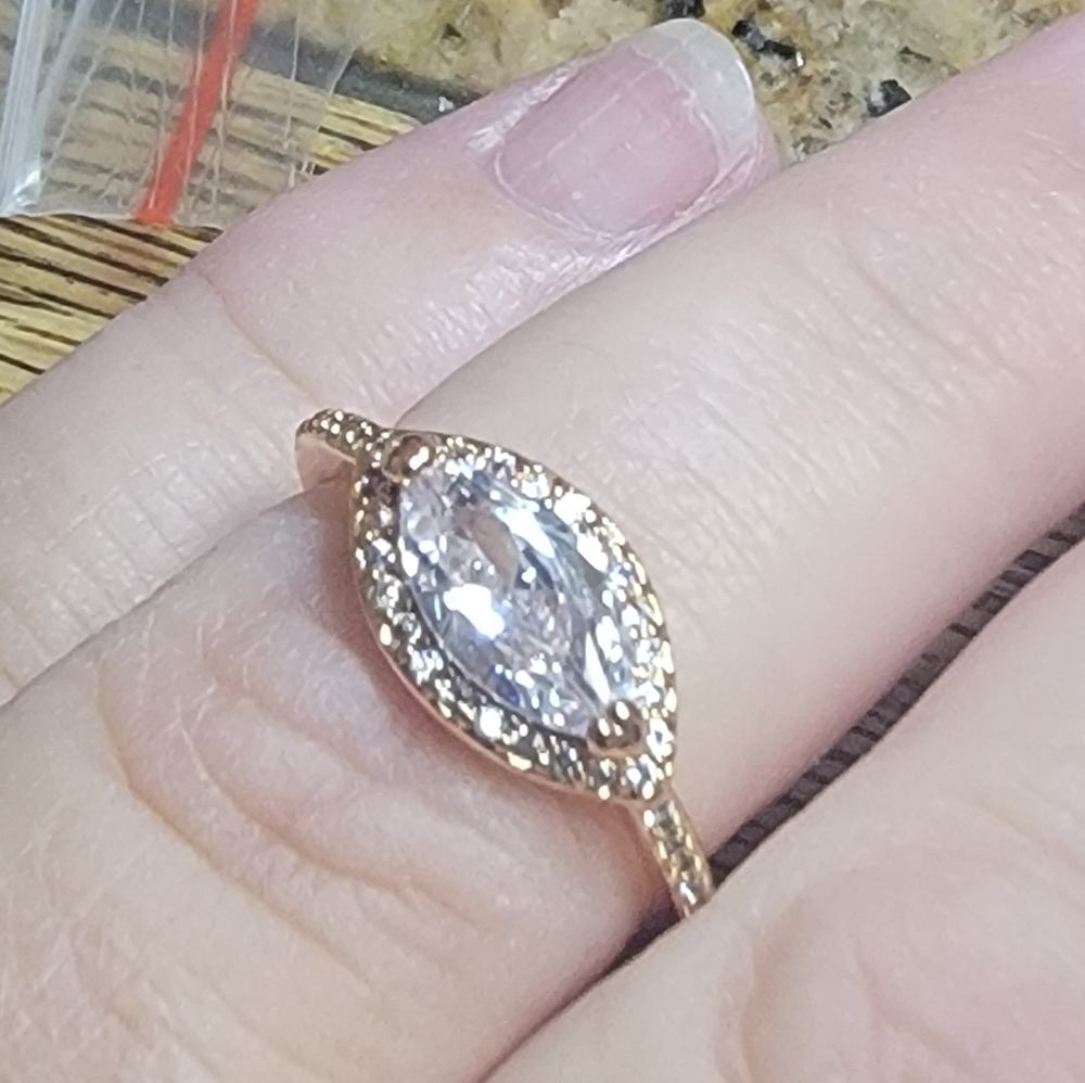 Bomb party diamond cubic zirconia rose gold plating size 6